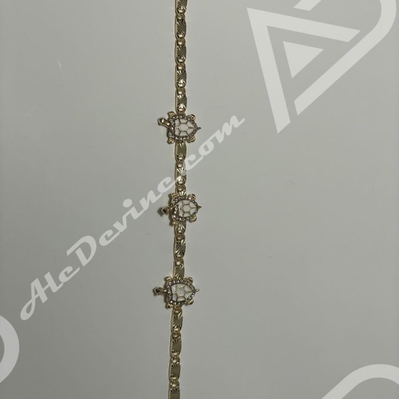 White Turtle Bracelet (gold plated) - Picture 6 of 6